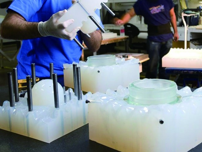 Rapzo vacuum casting service — high-precision silicone mold casting for rapid prototypes and low-volume polyurethane parts